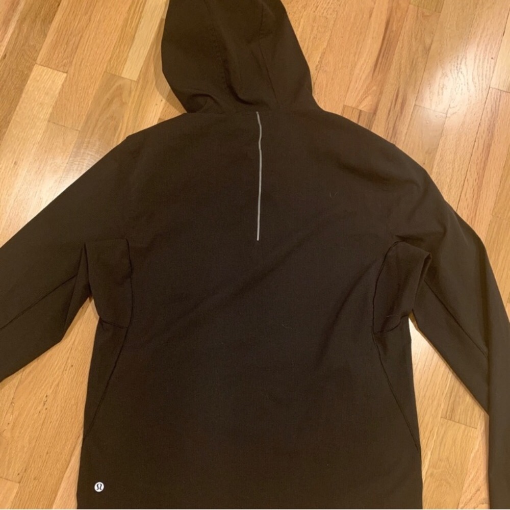 Lululemon Men’s 1/4 zip black pullover size Medium